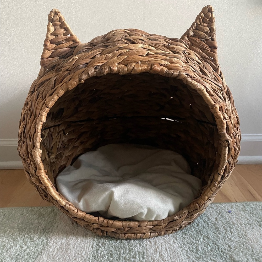 Cozy Cat Ear Wicker Pet Bed - Brown